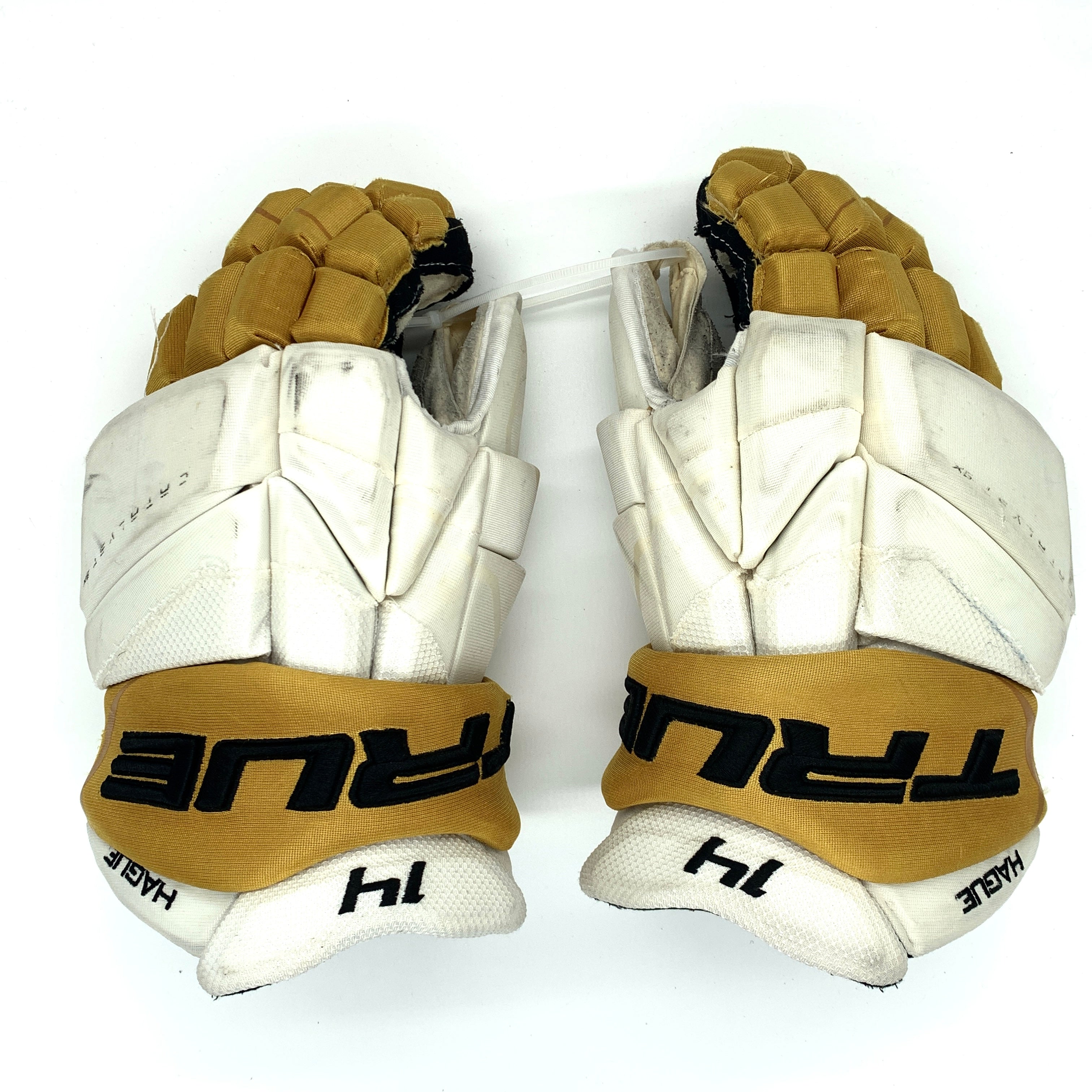 True Catalyst 9X - Gants d'occasion NHL Pro Stock - Golden Knights de Vegas - Nicolas Hague (blanc/or)